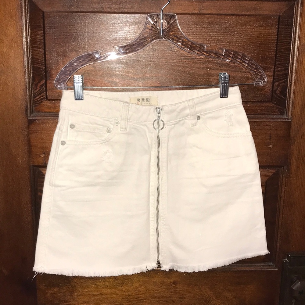 Free People size 25 inch waist white denim skirt
